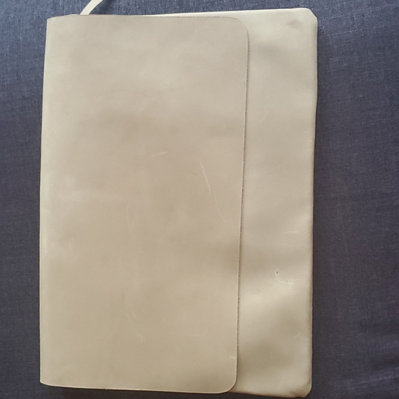 Abel Local + Global mare zip clutch. Color is fog. - Picture 9 of 13